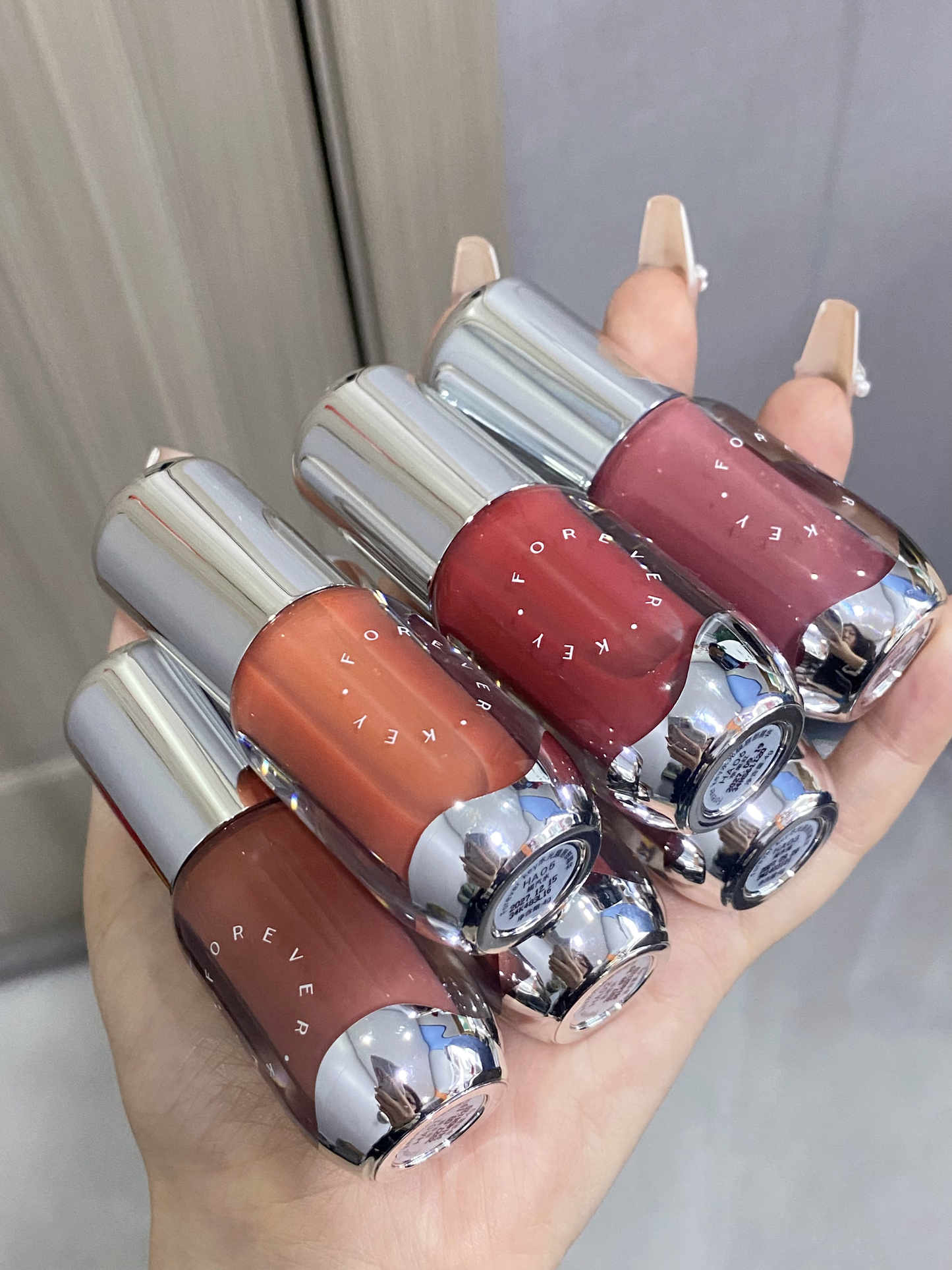 FOREVER KEY 3 In 1 Aqua Essence Lip Glaze
