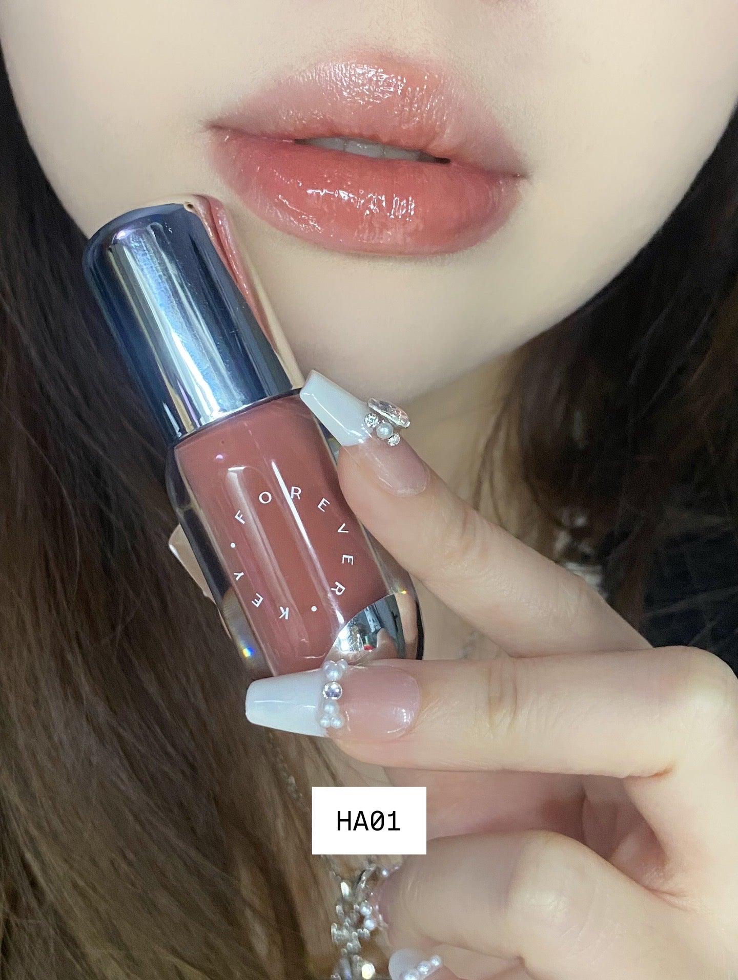 FOREVER KEY 3 In 1 Aqua Essence Lip Glaze