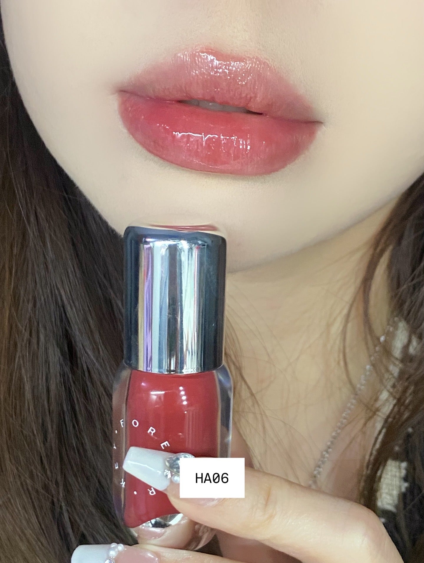 FOREVER KEY 3 In 1 Aqua Essence Lip Glaze
