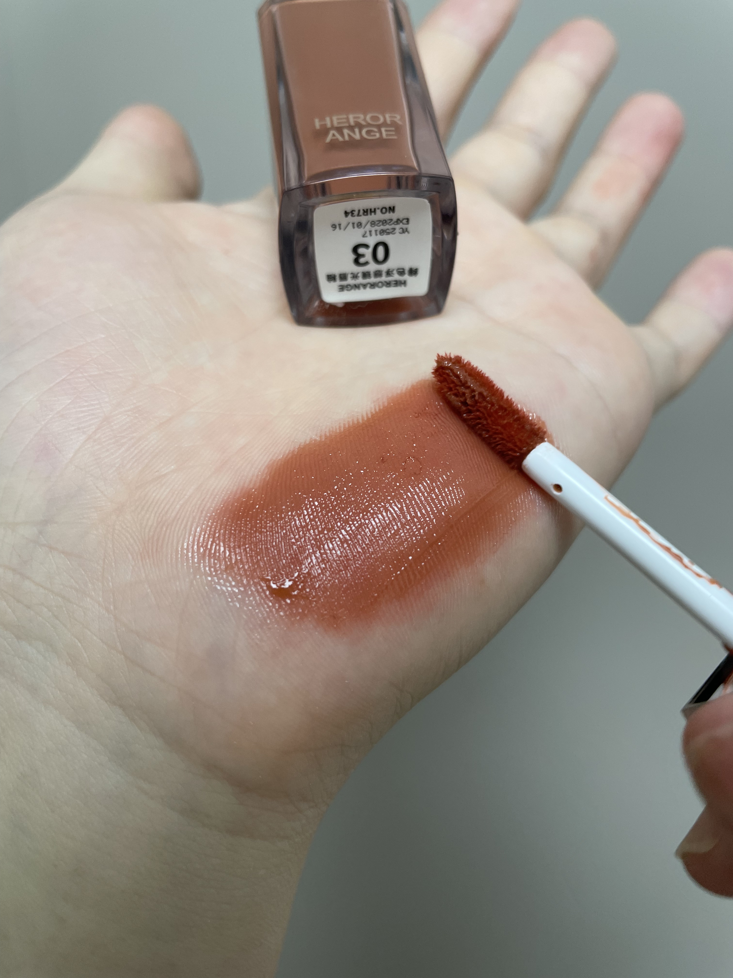 Hero Range Mirror Light Water Lip Glaze